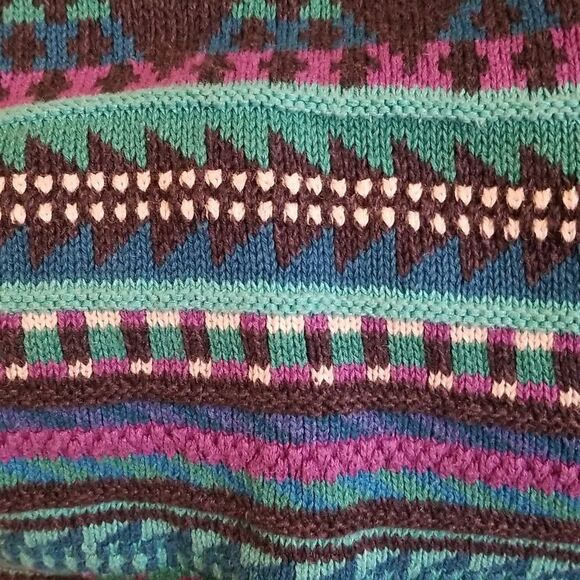 SWEATER!!!! LIKE NEW!!!  GORGEOUS!!!  PURCHASED IN UPSCALE BOUTIQUE IN ASPEN!!! - Picture 9 of 14